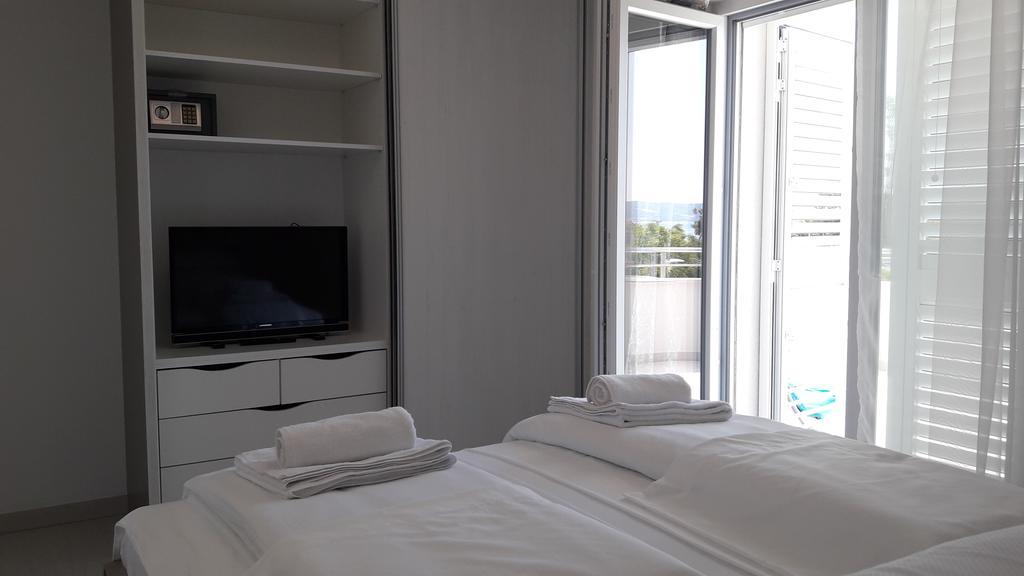 Villa-Apartments Karmel Kaštela エクステリア 写真