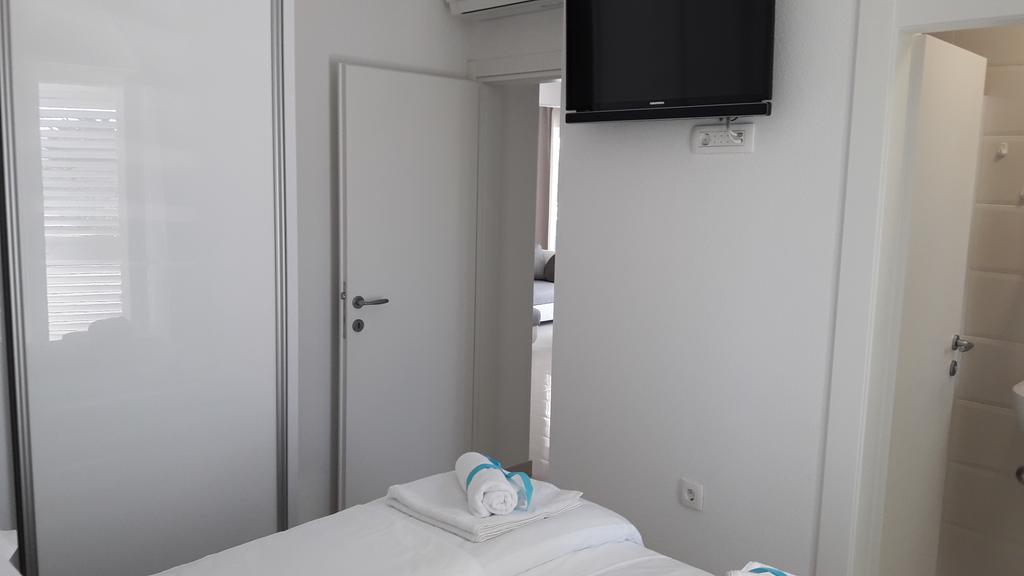 Villa-Apartments Karmel Kaštela エクステリア 写真