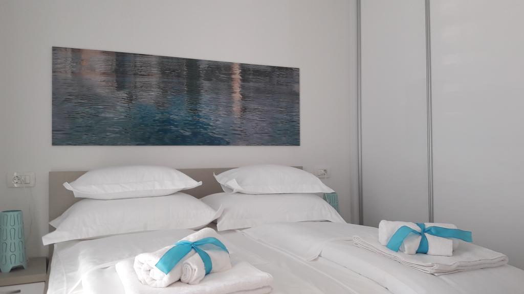 Villa-Apartments Karmel Kaštela エクステリア 写真