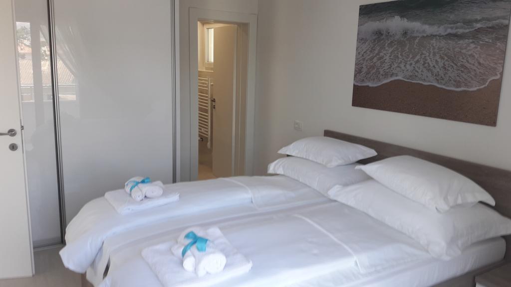 Villa-Apartments Karmel Kaštela エクステリア 写真