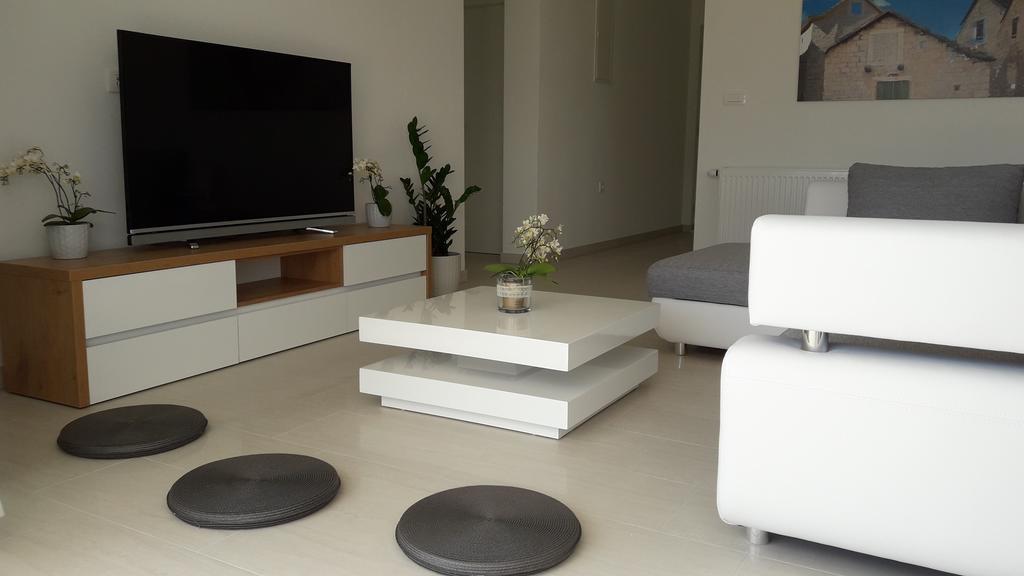Villa-Apartments Karmel Kaštela エクステリア 写真