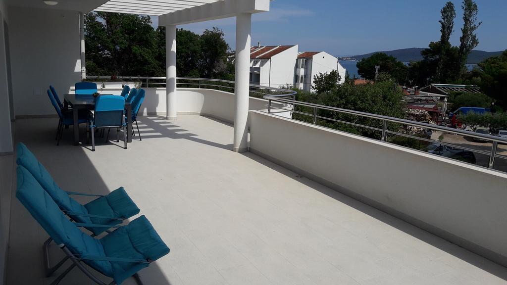 Villa-Apartments Karmel Kaštela エクステリア 写真