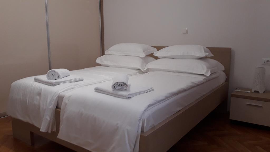 Villa-Apartments Karmel Kaštela エクステリア 写真