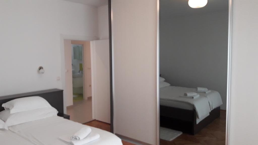 Villa-Apartments Karmel Kaštela エクステリア 写真