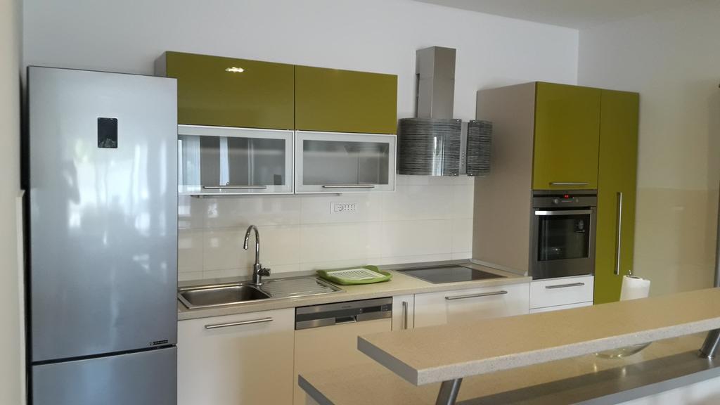 Villa-Apartments Karmel Kaštela エクステリア 写真