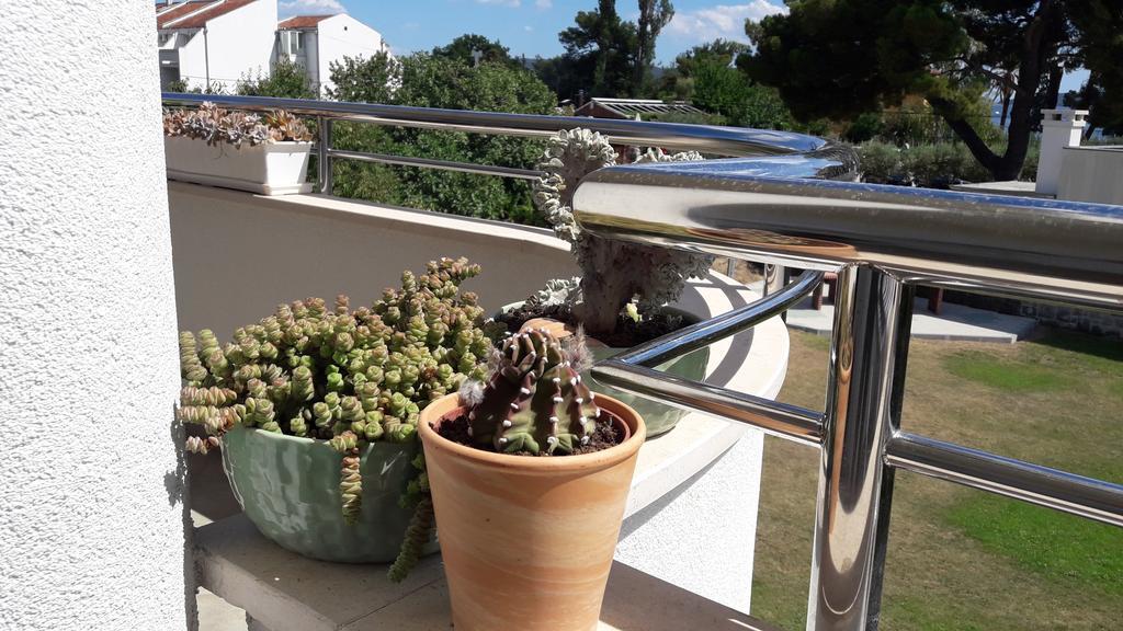 Villa-Apartments Karmel Kaštela エクステリア 写真