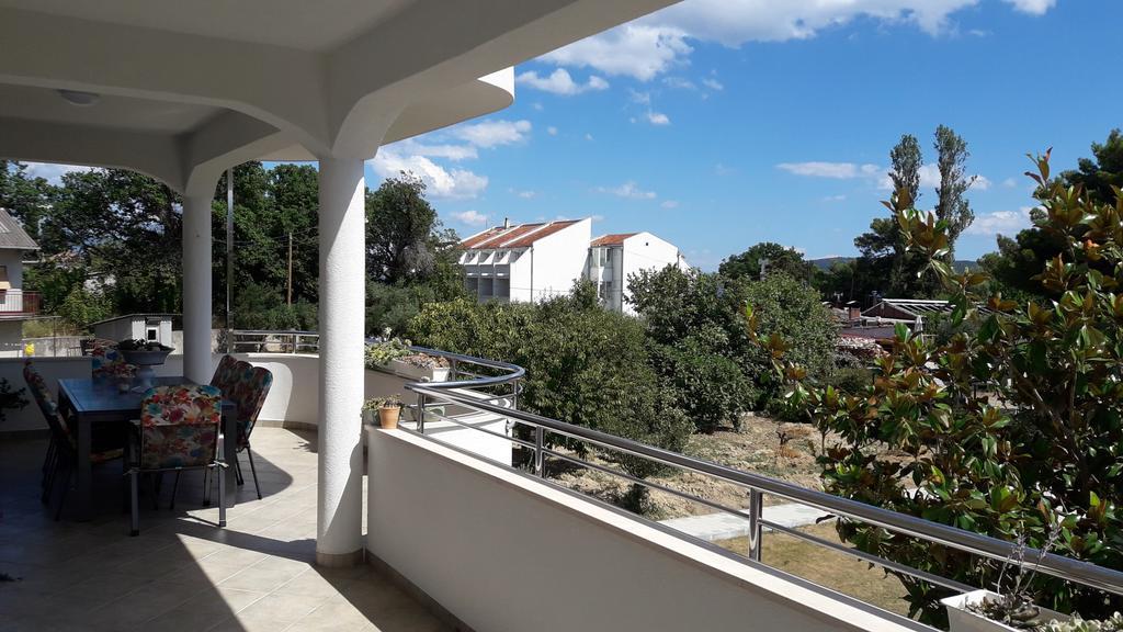 Villa-Apartments Karmel Kaštela エクステリア 写真