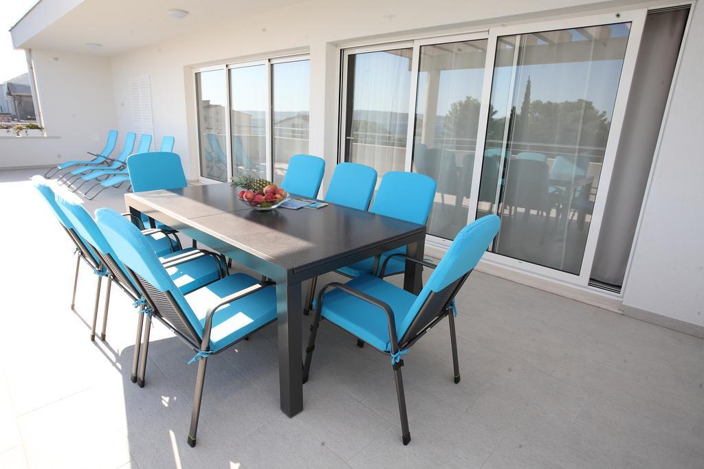 Villa-Apartments Karmel Kaštela エクステリア 写真